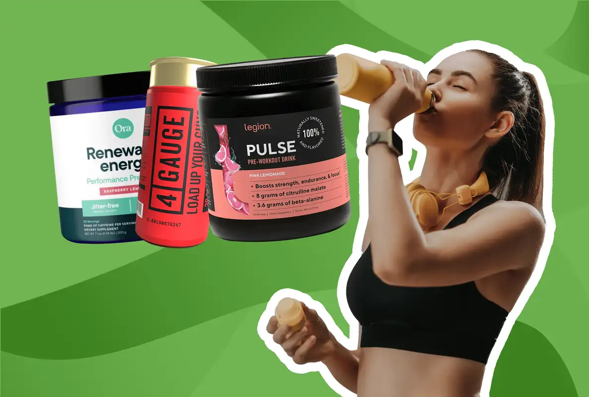 زن ورزشکار در حال نوشیدن مکمل ورزشی قبل از تمرین برای افزایش انرژی